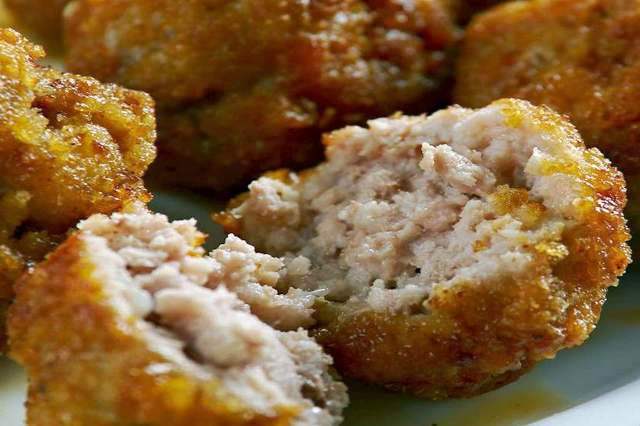 Greek food: Keftedakia meat balls